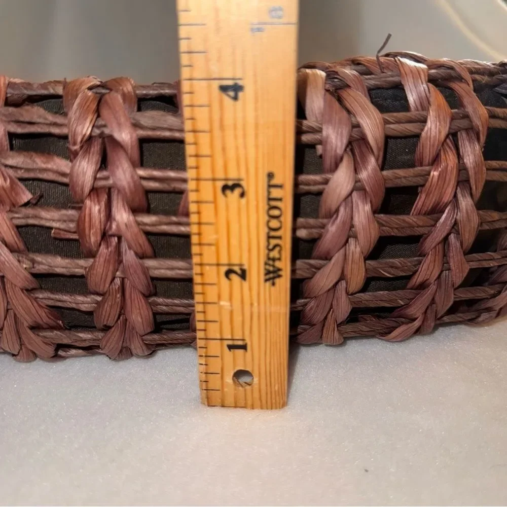 Woven Tan Handbag with Circular Wooden Handles